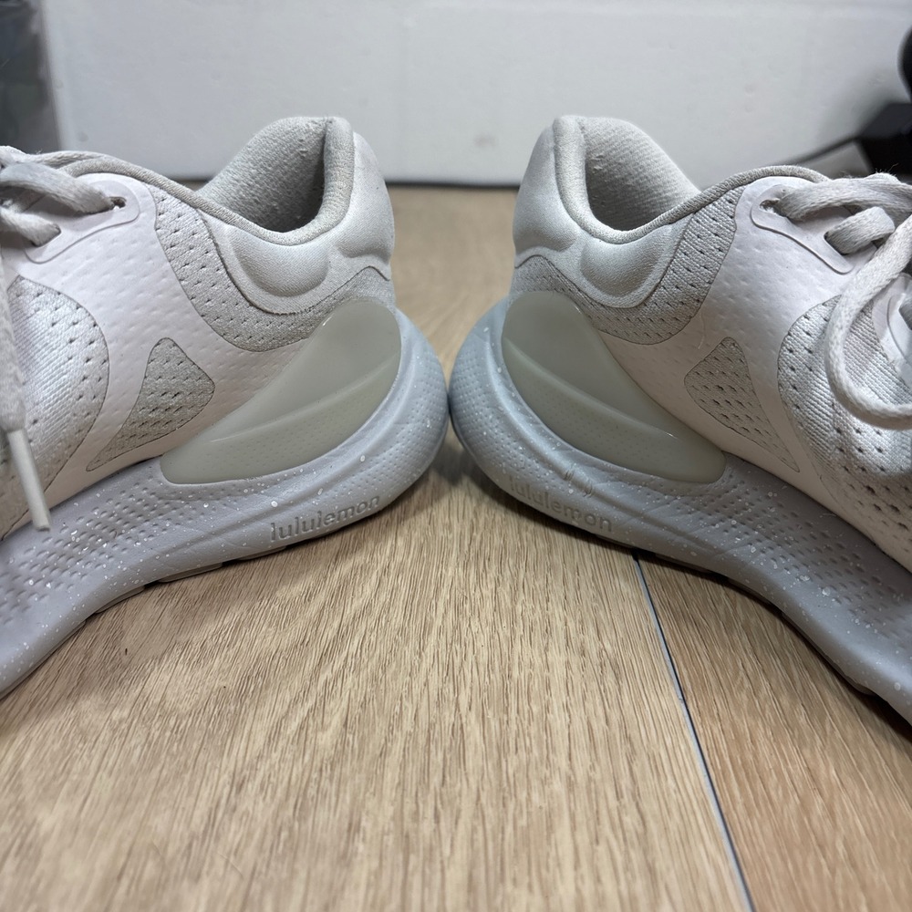 Lululemon Beyondfeel Running Shoes Bone Silver White LW9FGCS Womens Size‎ 8.5 - Picture 8 of 11